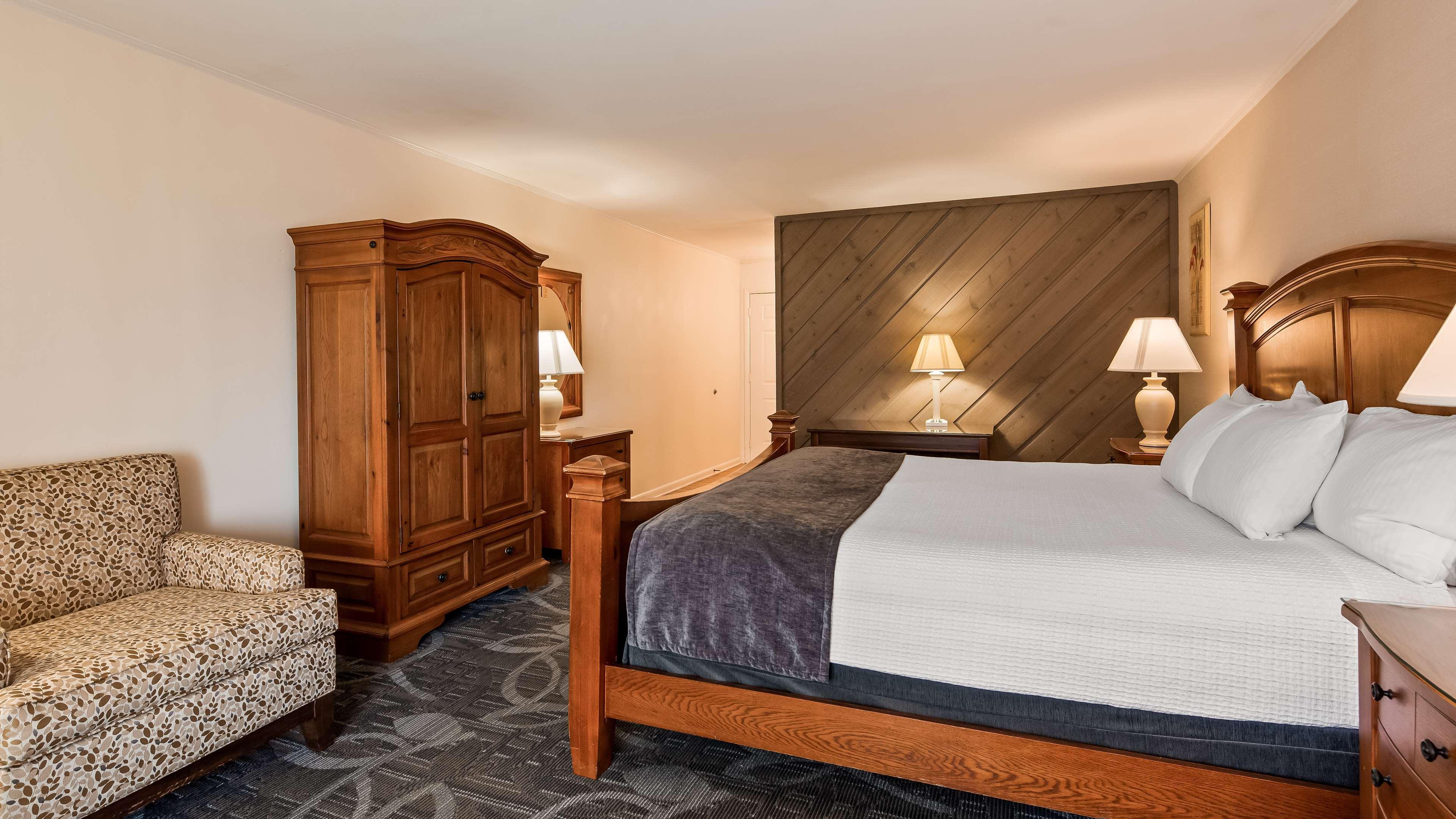 Western Island Hotel
