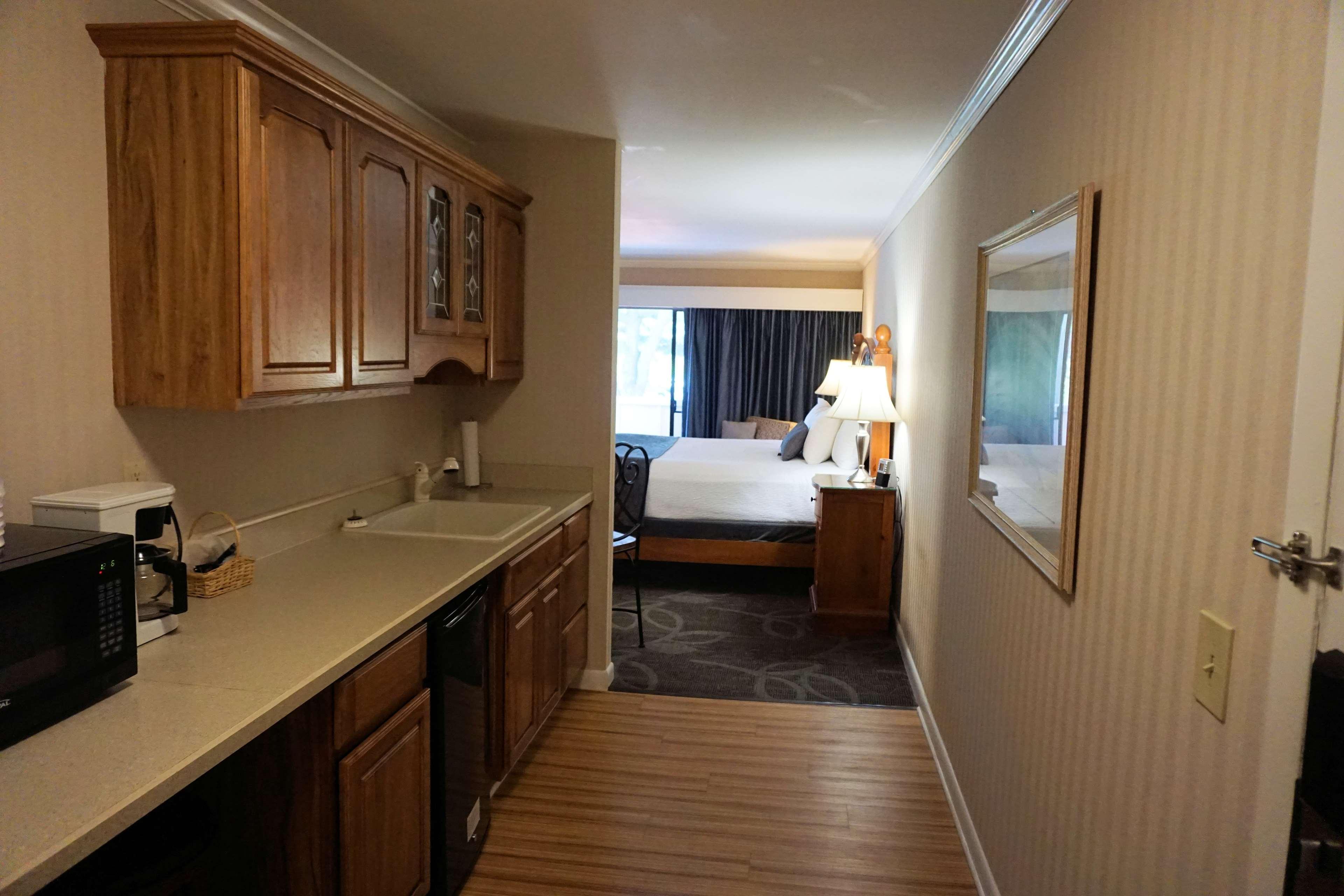 Western Island Hotel
