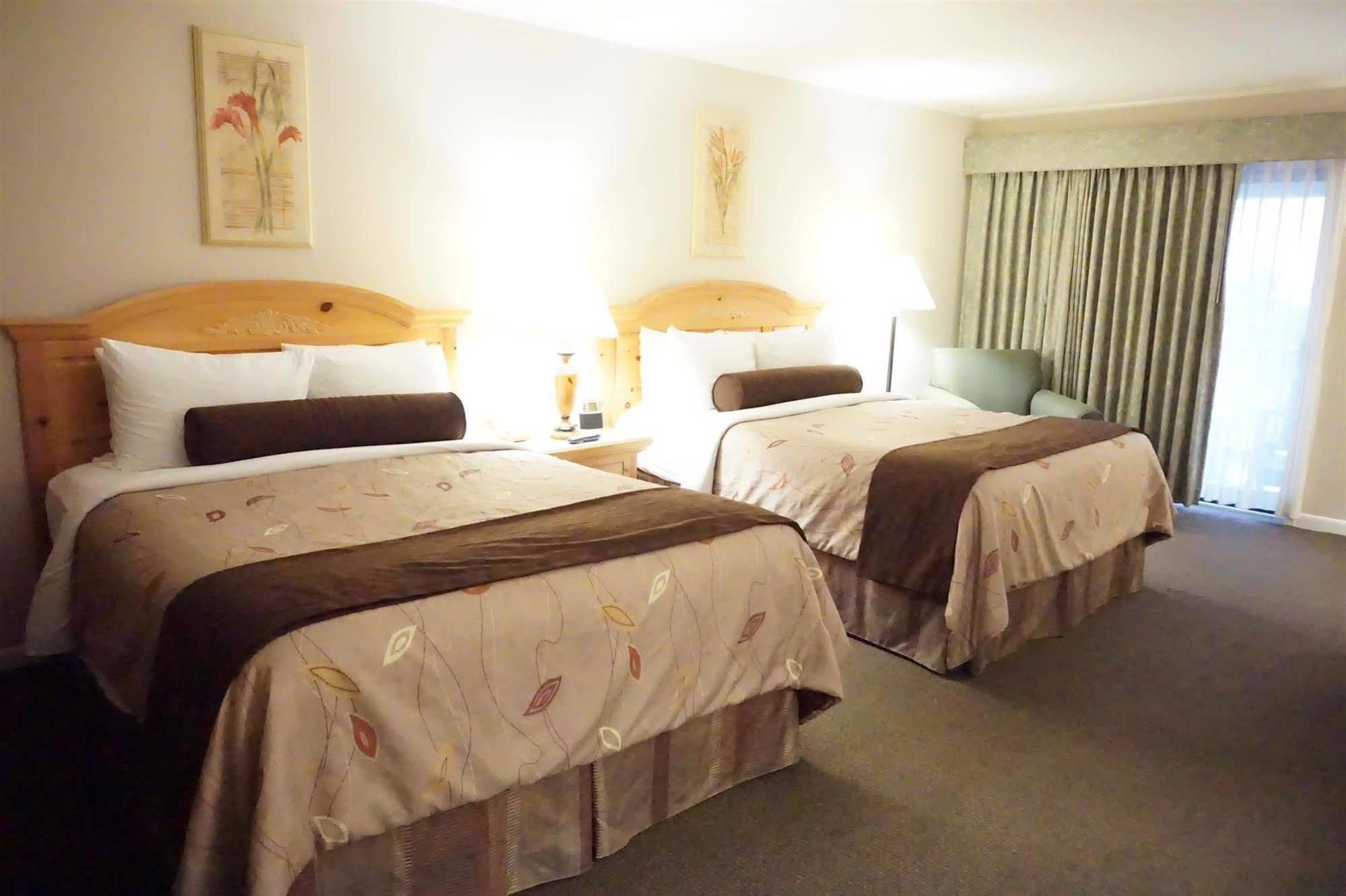 Western Island Hotel 3*